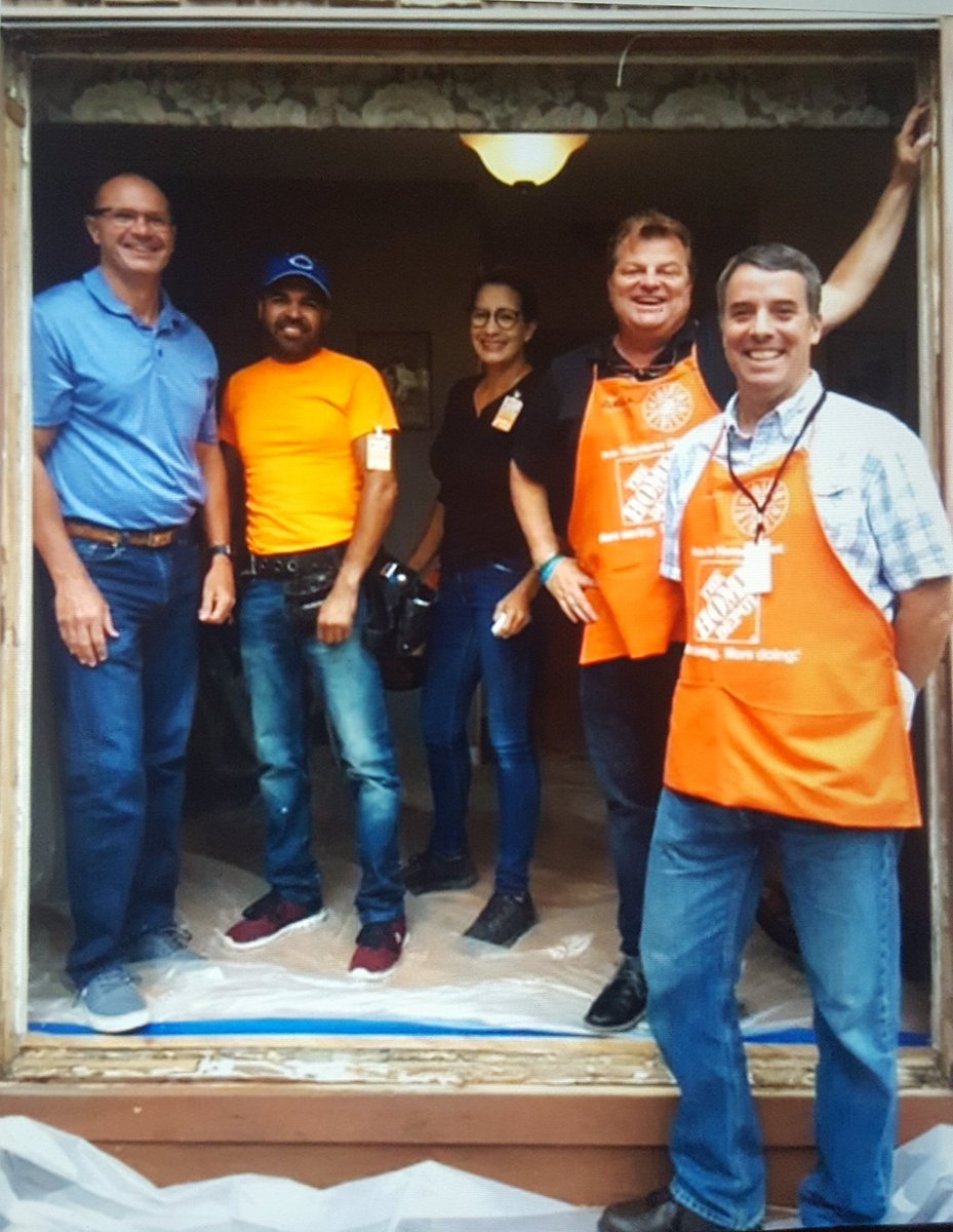 HDE at it's Best! Great installation by Carlos and Wendy. ISM Gary doing a site visit with 2 newly hired SC's. And a HAPPY CUSTOMER! <a href="/andrewjalfano/">Andy Alfano</a> <a href="/BWaliszewski/">Brian Waliszewski</a> <a href="/petecancelmo/">Peter Cancelmo</a>