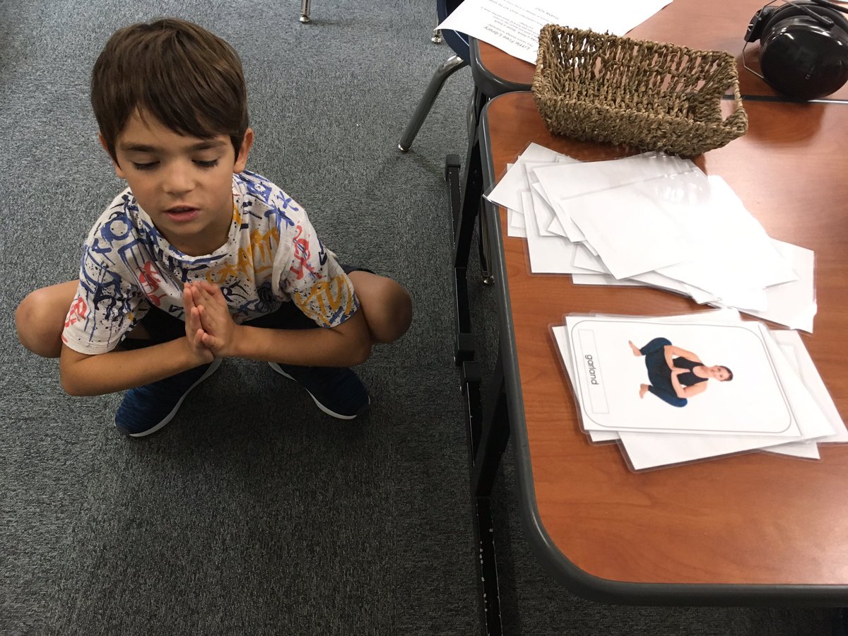 MSTokyoMaple's tweet photo. Practicing yoga to take a break during the busy morning ๐#MSTelementary #MSTpeace https://t.co/8G3Zb3Ry9w