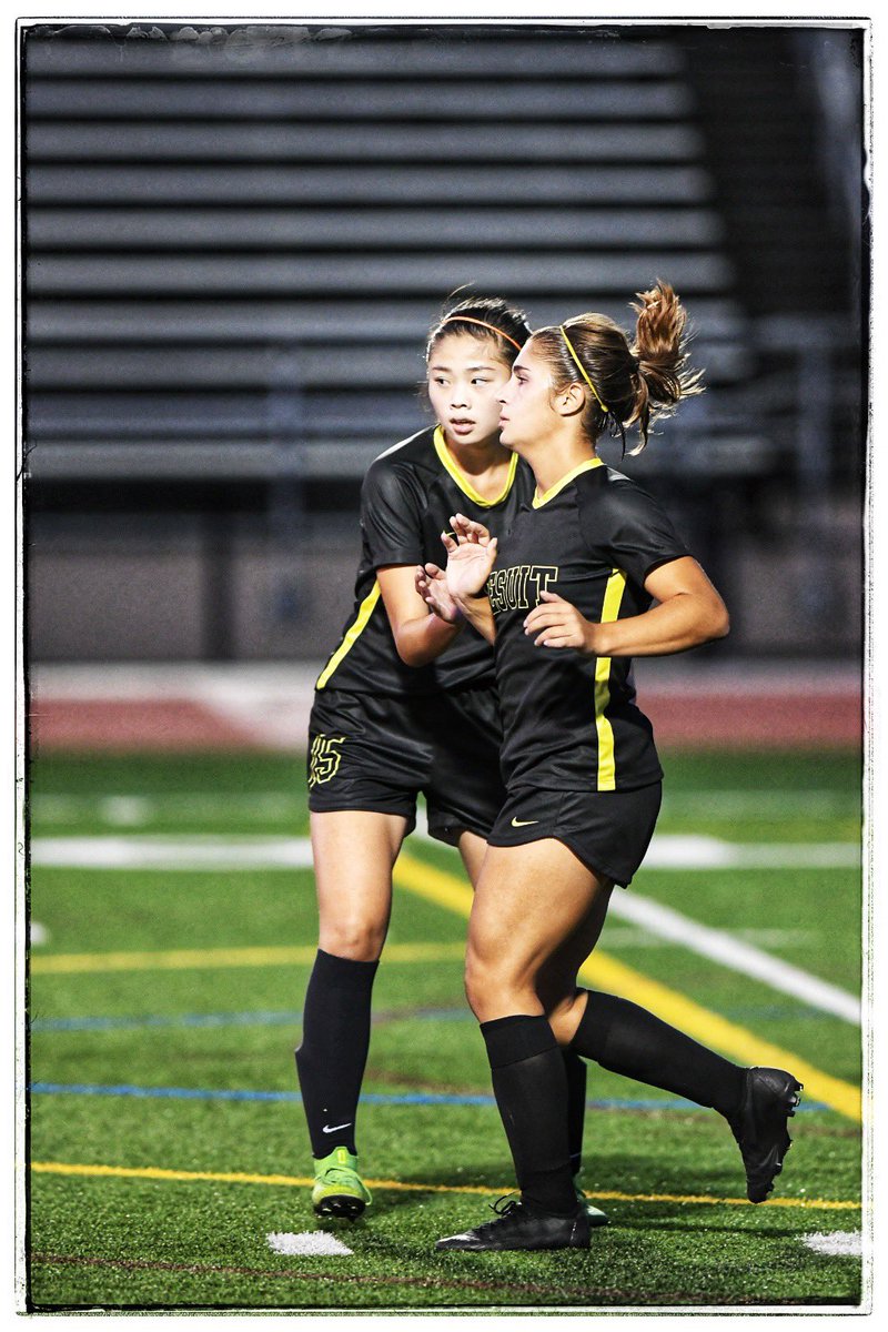 CandidEyePhoto's tweet photo. Taylor Krueger puts the #JesuitCrusaders up 1-0 vs #OregonCityPioneers | @JesuitHighPDX @TheSaderNation @hssports_olive #OSAA #GoSaders (📷©️https://t.co/4EfRFELCrM) https://t.co/T84EqVDdz2