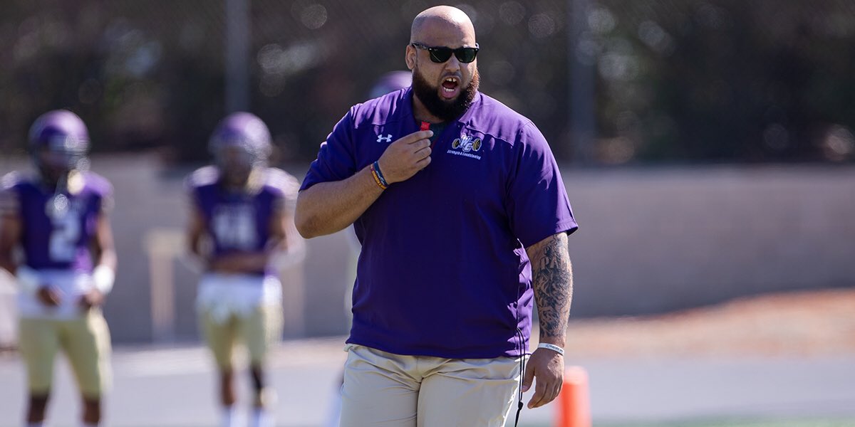 Grizzzly51's tweet photo. Just a Big Grizzly doing Big Grizzly things!! Thankful & Blessed for the opportunity to do what I do on College Football Saturday’s!!
#Thankful #Grizzly #StrengthCoach #Driven #EatThickLiftHeavy #BuiltDifferent #IronPoets #Skwaats https://t.co/3lcJdNr95w