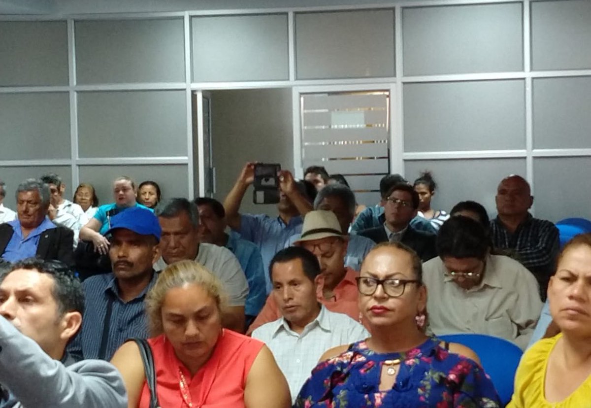 ALANDMOLESTINAM's tweet photo. La participación ciudadana es un derecho que nace de la esencia misma de la democracia,porque involucra a los ciudadanos en la toma de decisiones del Estado. Seguimos firmes en la defensa de la institución contra la ambición de líderes políticos que pretenden desaparecerla #CPCCS https://t.co/vcH4I2GXqL