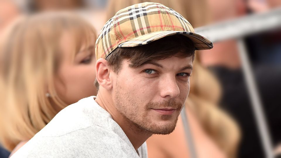 BeatscoreMusic's tweet photo. Louis Tomlinson's Sister Died Of Overdose, Inquest Reveals.  #louistomlinson #music #musicnews https://t.co/RwdCc9vZn5 https://t.co/xsm0NNh3SY