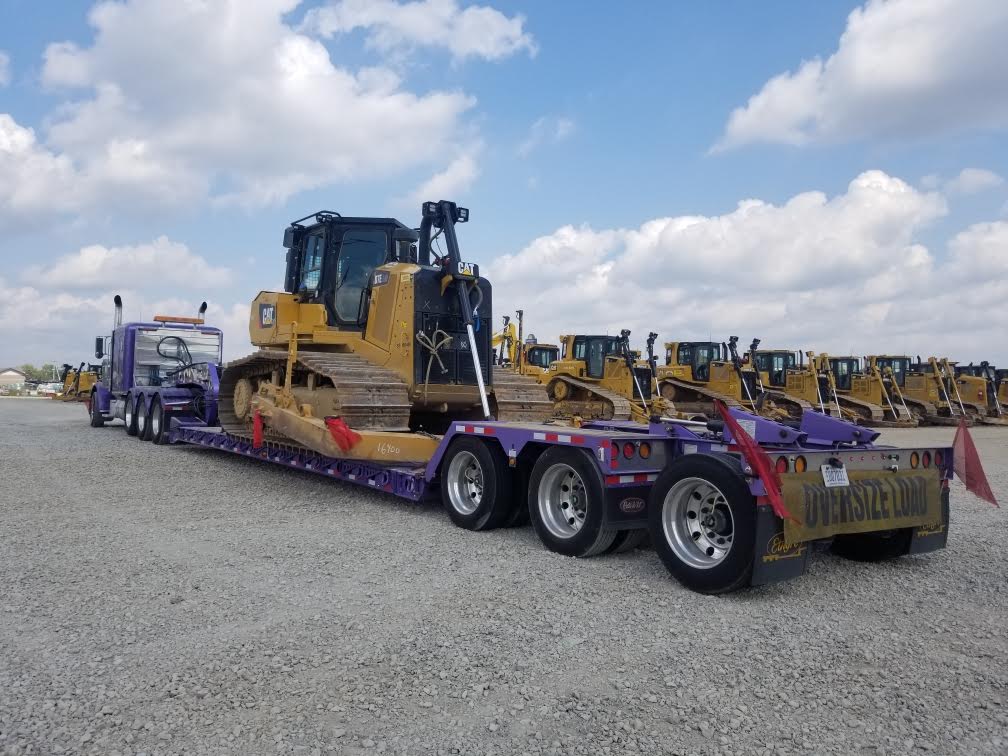 StandardFreight's tweet image. We honor our commitments to our customers by relying on our network of preferred carriers from all over the nation. 
Check out this Carrier Partner’s rig!
#truckingmovesamerica #TheStandardWay
