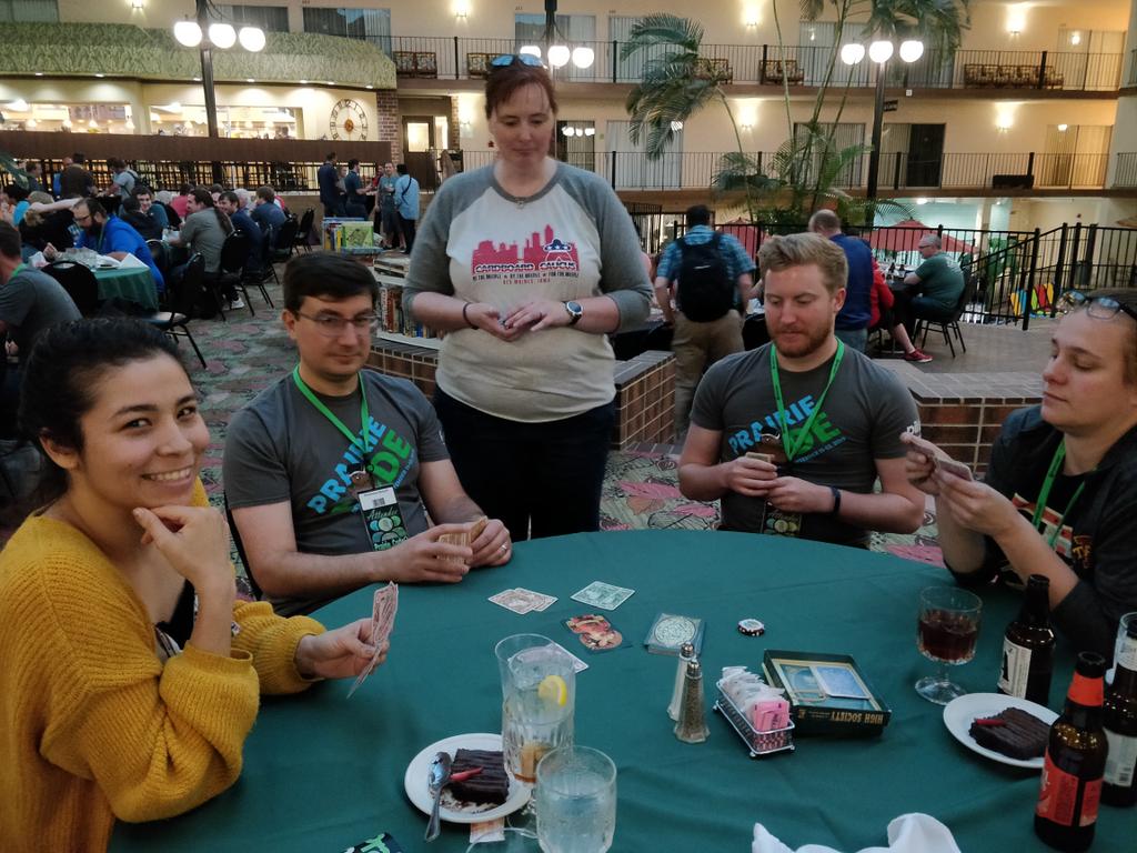 torisstoryy's tweet image. Thanks @CardboardCaucus for bringing your boardgames to #prairiecode 🎲