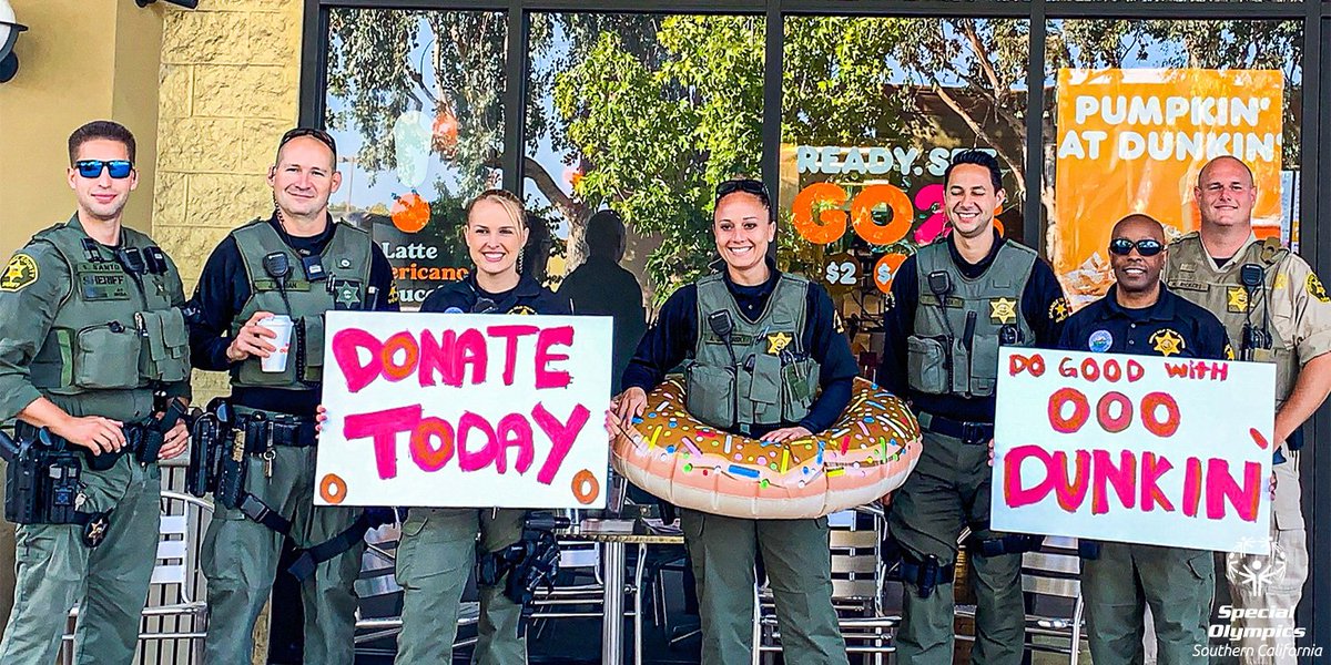 SOSoCal's tweet photo. A big thanks to everyone who came out to our #CoponaRooftop event today & to all the #LETR officers for spending their morning with SOSC at @dunkindonuts. What a show of support! ✌️ ❤️ 👮
#WeAreSOSC #LETR4SOSC #DoGoodWithDunkin https://t.co/Tvo9Kf06CH
