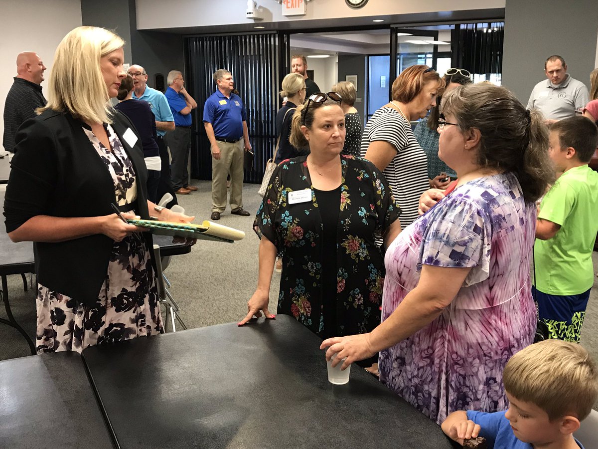 mattdeichmann's tweet image. Brownies with the Board – sweet treats along with news you can use! Always working to engage our community @FrancisHowell. #FHSDLearns #EatDesertFirst