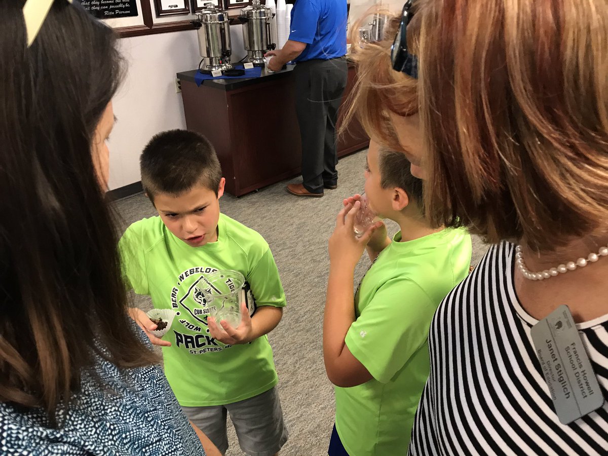mattdeichmann's tweet image. Brownies with the Board – sweet treats along with news you can use! Always working to engage our community @FrancisHowell. #FHSDLearns #EatDesertFirst