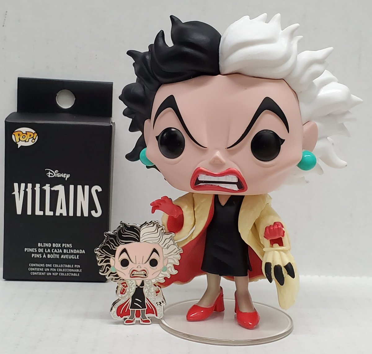 @OriginalFunko @Loungefly Digging the mini backpack, but Cruella needs a new 👜... 4real.
#DisneyPins #DisneyVillains #NYCCollector