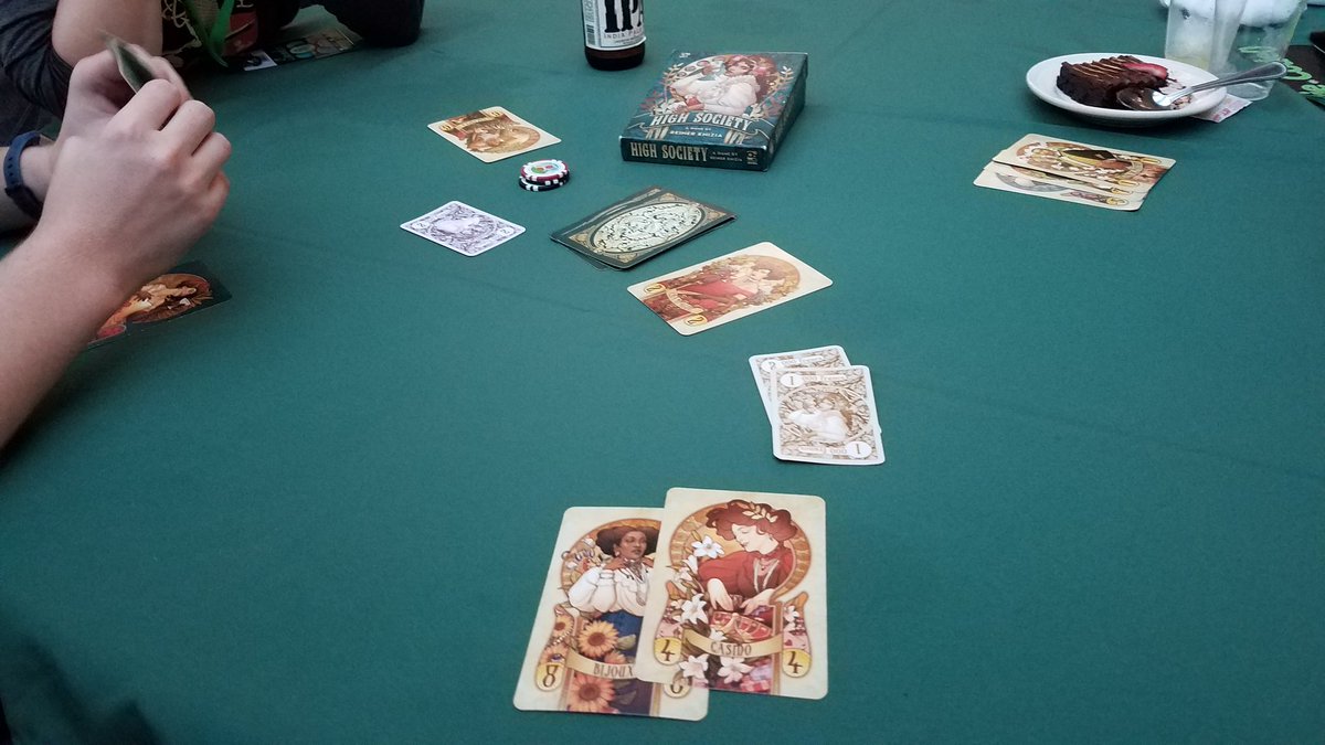GBGames's tweet image. Playing High Society at #prairiecode thanks to @CardboardCaucus!