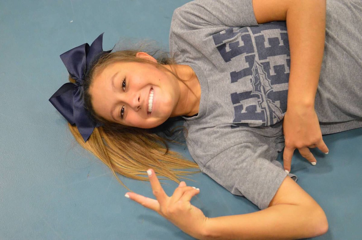 khscheerpics's tweet photo. Happy Birthday Riley! https://t.co/dKUg16jFty