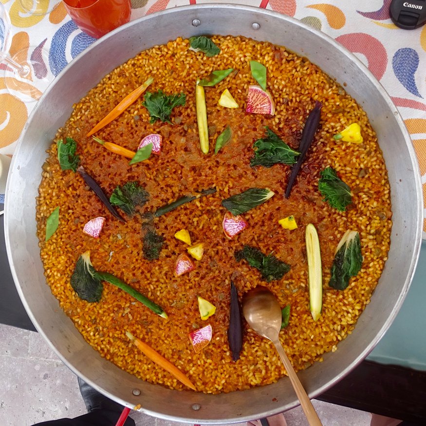 MarcoBeteta's tweet image. En el Festival Gourmet Bacerló visitamos el Hotel Royal Hideaway, donde disfrutamos de una paella preparada por el chef Alejandro Sanchez, además de una cena de 7 tiempos en el restaurante del complejo. #ComunidadMB #FestivalGourmetBarcelo #BarceloExperience #BeBarceloMaya