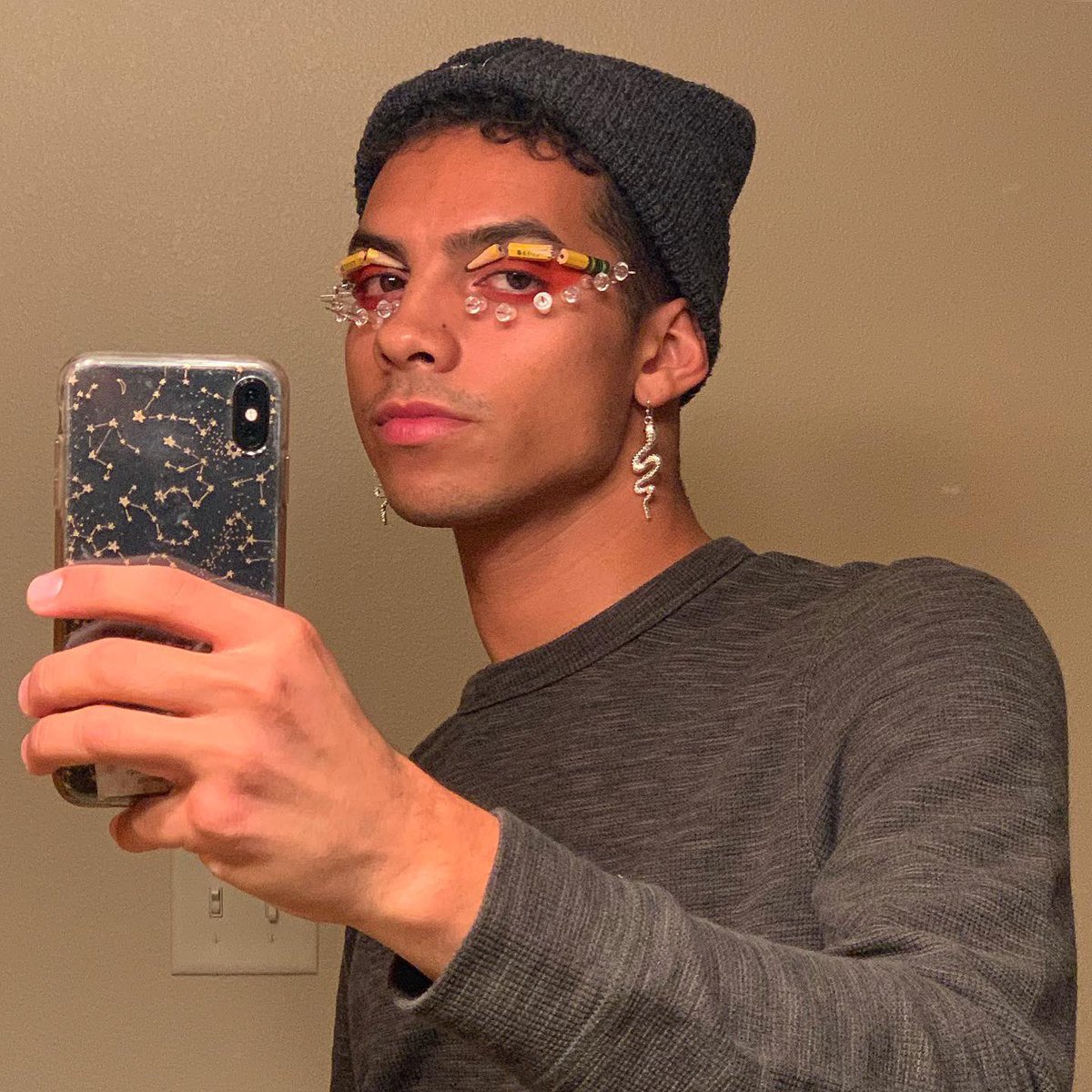 bittyliciouss's tweet image. I barely come on here but honestly I’m sooooo proud and excited to share these looks I’ve been creating on myself! I’ve always been intrigued by makeup but @euphoriaHBO triggered the drive for me to create some super dope and creative art on myself. It’s all about expression!