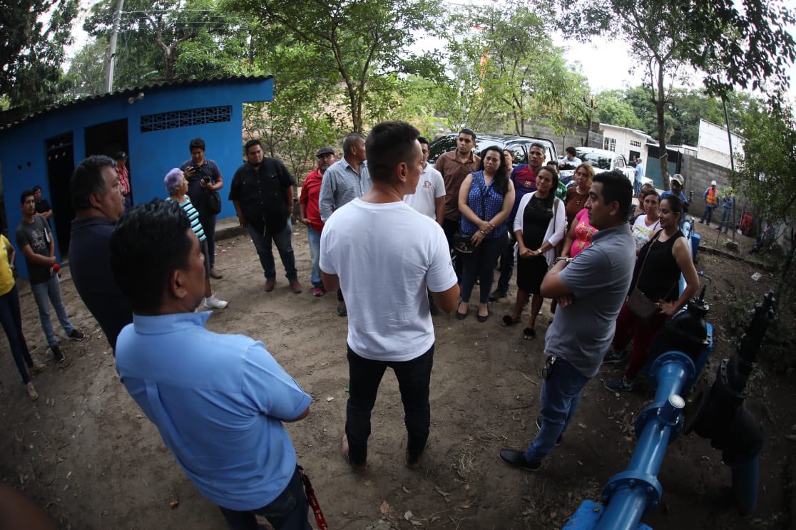 ANDASV's tweet photo. Segundo pozo rehabilitado en Apopa.😎

No vamos a descansar hasta solventar el problema de agua potable de todos los salvadoreños.

Las colonias Miramundo, Tikal y Valle del Sol tienen ya un sistema de producción propio e independiente. 

Poco a poco llegaremos a todo el país. https://t.co/PZLG54ZYxp