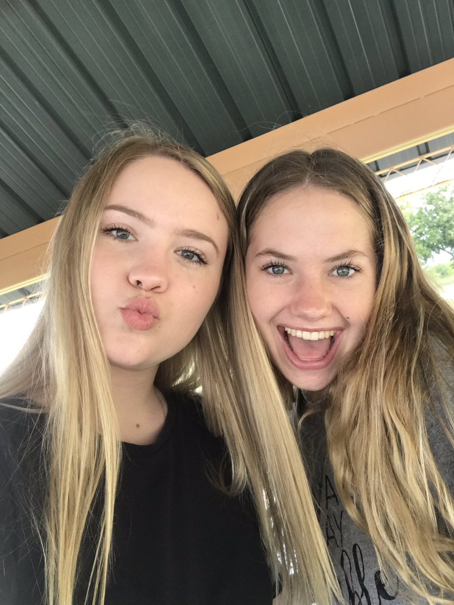 _danitaggart's tweet photo. @lydiaxcooper come back to texas i miss you already ): https://t.co/TxjFlpQqEe