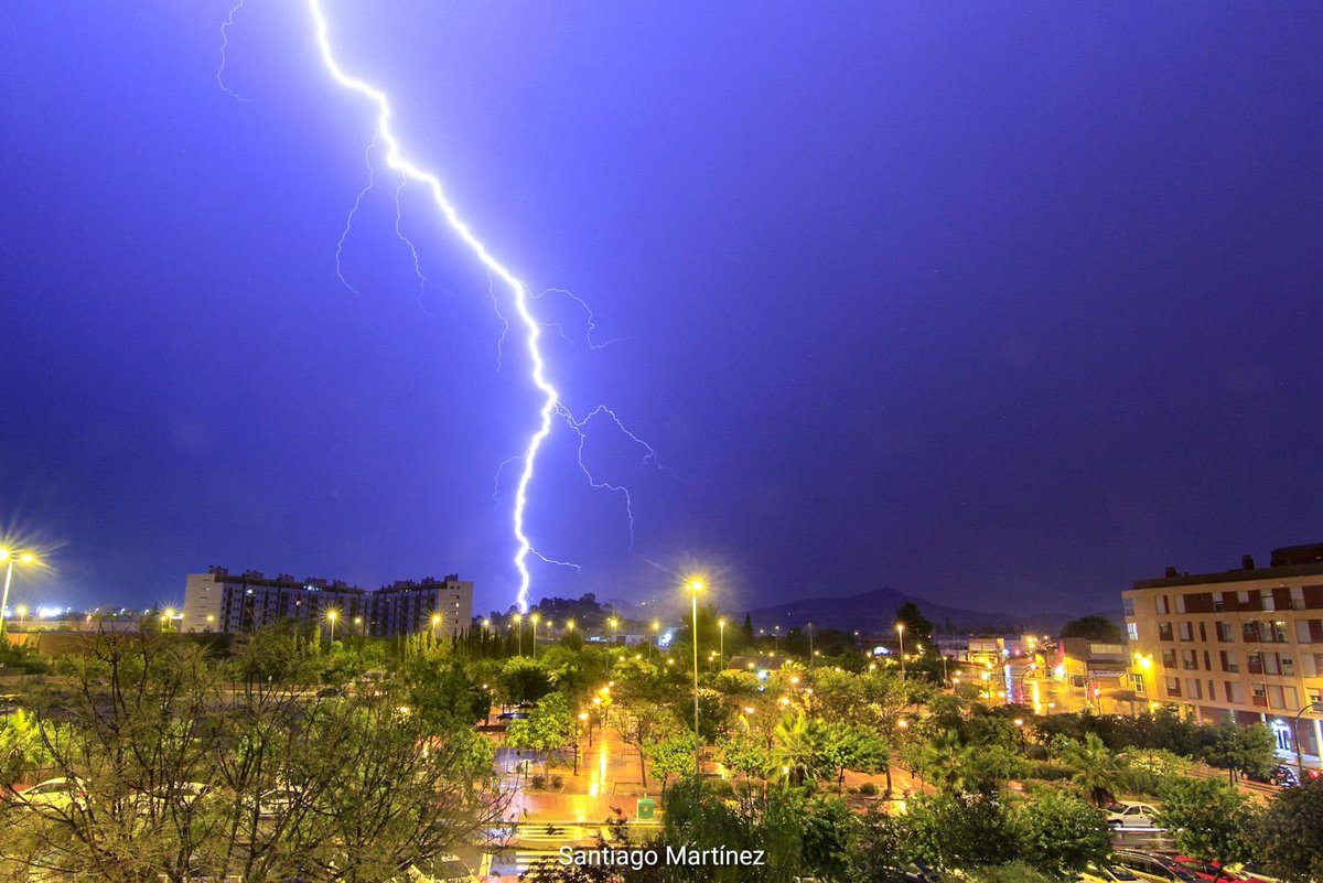 Bueno, pues al final sí que ha caído todo lo que decían! Parece que en el <a href="/tiempobrasero/">Tutiempo</a> no se han equivocado! 

Nosotros estamos a tope disfrutando de el necesario agua y preparando la boda de este fin de semana!

#murcia #DANAmurcia #gotafria #DANAseptiembre #bodasenmurcia
