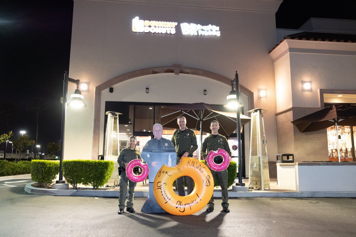 OCSheriffBarnes's tweet photo. It was great to start they day before sunrise and support @SOSoCal and @dunkindonuts #dogoodwithdunkin fundraiser. Commander Sawyer on the other hand sent his "stand in." We can't all be morning people. https://t.co/L29Y9gDlBm