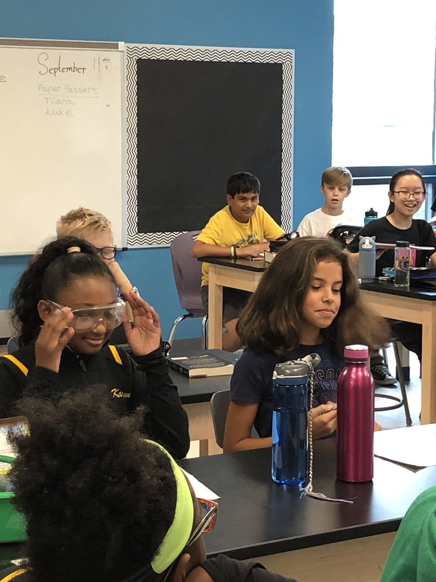 McGowanScience's tweet photo. Learning lab safety skills through comical skits. Always an educational crowd pleaser! https://t.co/XqGz5pS6gY
