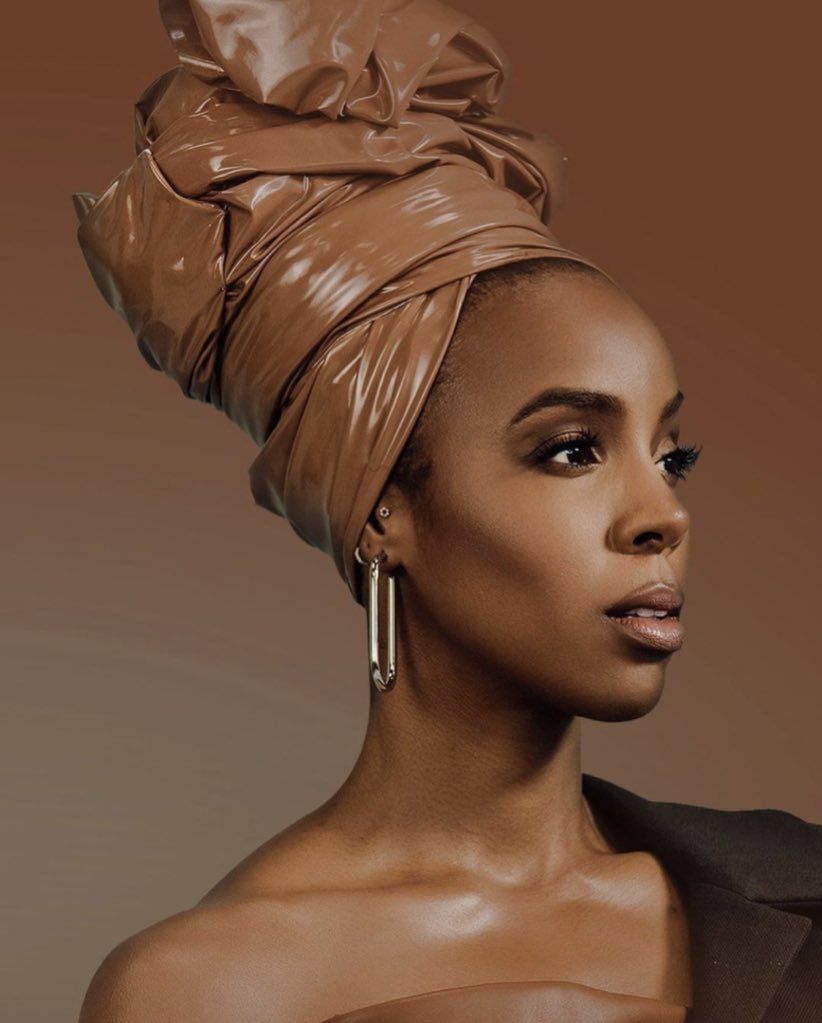 blkgirlculture's tweet photo. Kelly snapped with this 👏🏾 https://t.co/dYDMReQ0wr