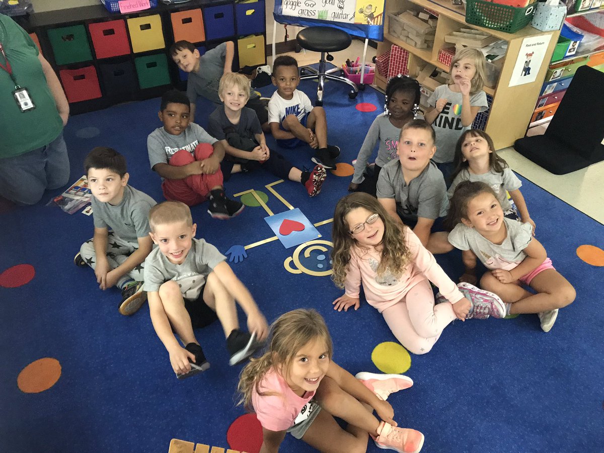 megsouza15's tweet photo. 17 years teaching and the first class  that said Mrs. Souza Mat Man needs a heart because WE ARE KIND! ❤�� #willardpride #willardway #kindergartenrocks https://t.co/IJjkAI3Bmi