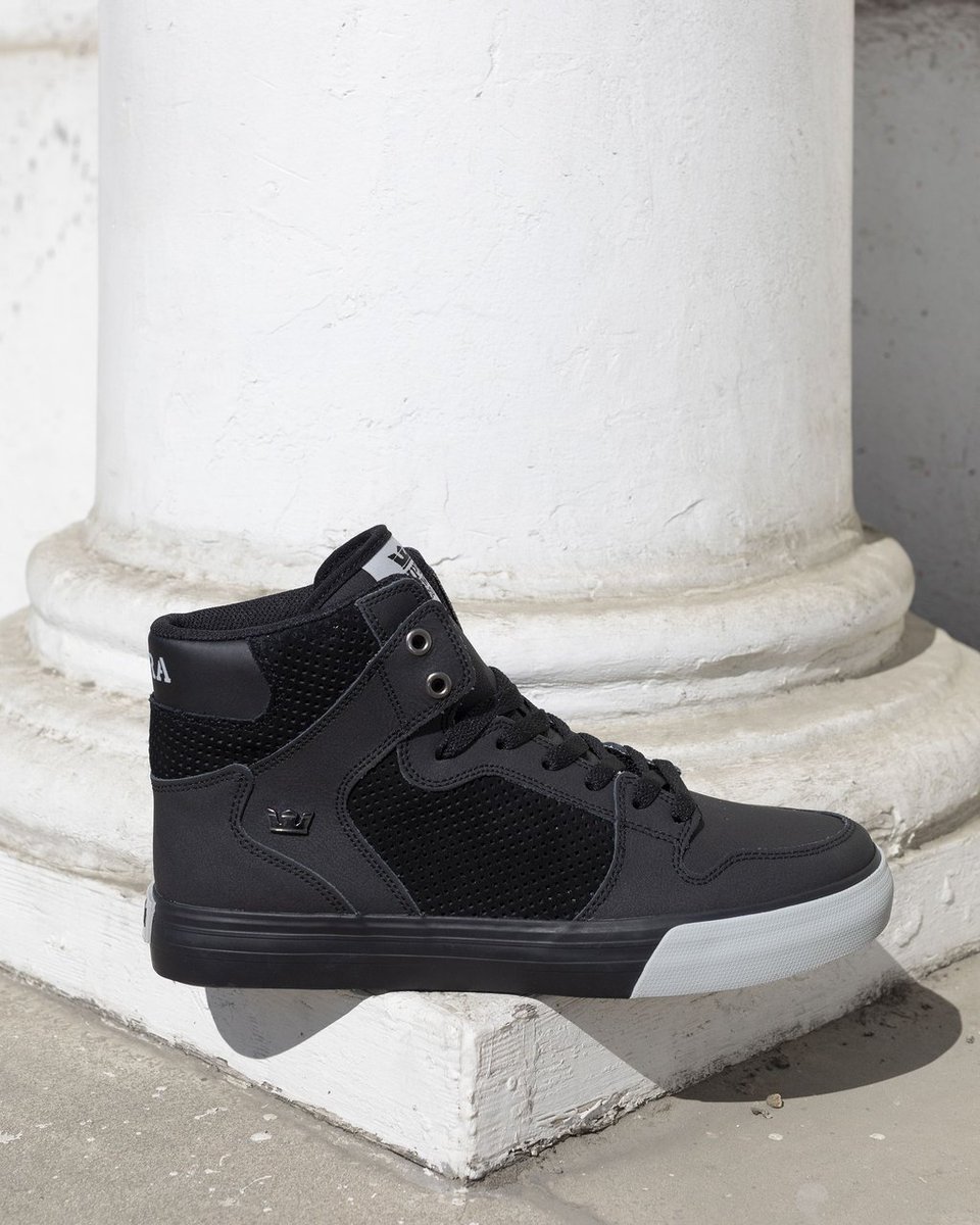 A premium take on a classic.
The #Vaider in premium buck.