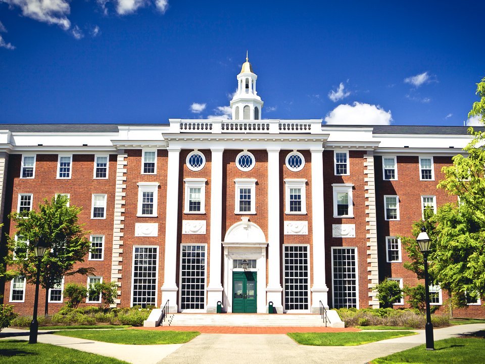 Light up the smile of your favorite student at #HarvardUniversity with the ultimate care package from home: a visit from you. Stay moments from #Harvard and top #Boston schools at #InterContinentalBoston. #BostonCollege #BostonUniversity #MIT bit.ly/2IT3bpP