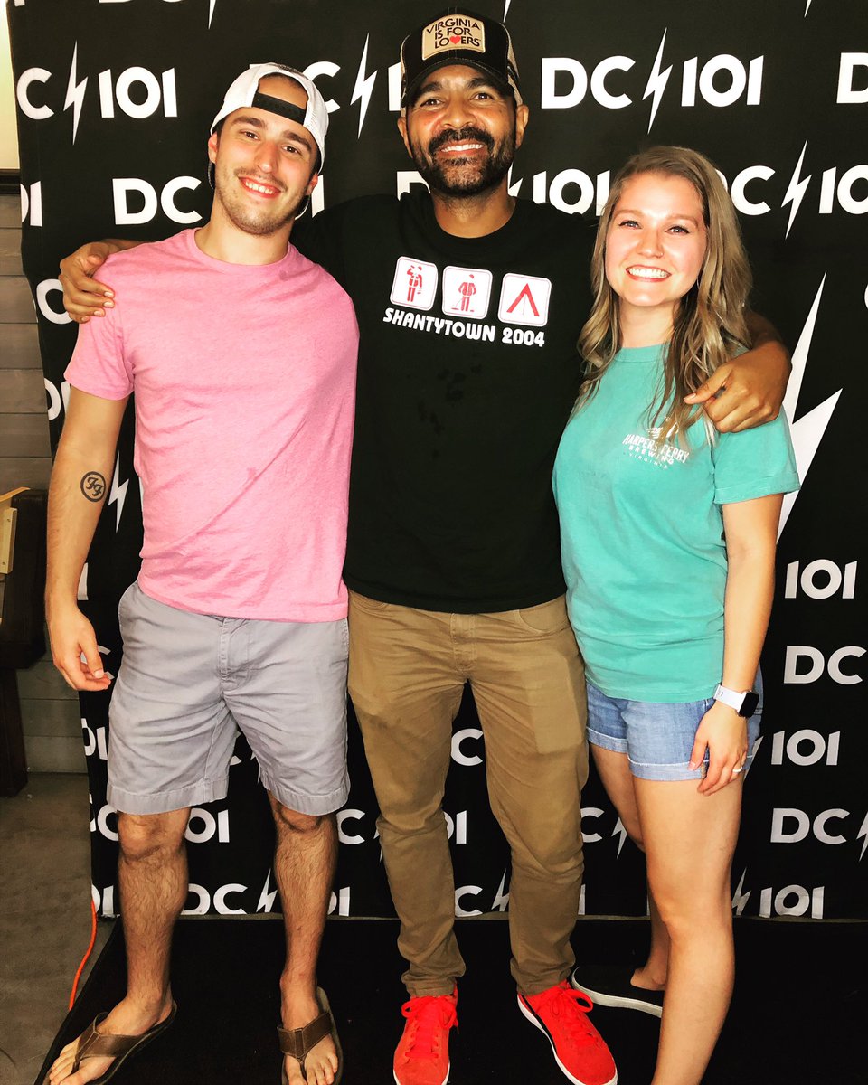 CoffeeeStrong's tweet image. Twas a beautiful night with @DC101 &amp;amp; @rocheonair #thirstday #brewsandviews kisses from @jodiaime