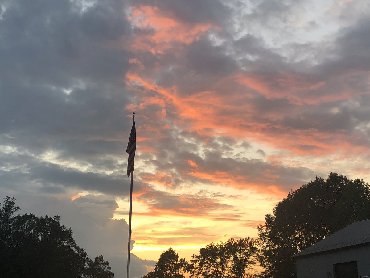 CoffeeeStrong's tweet image. Twas a beautiful night with @DC101 &amp;amp; @rocheonair #thirstday #brewsandviews kisses from @jodiaime