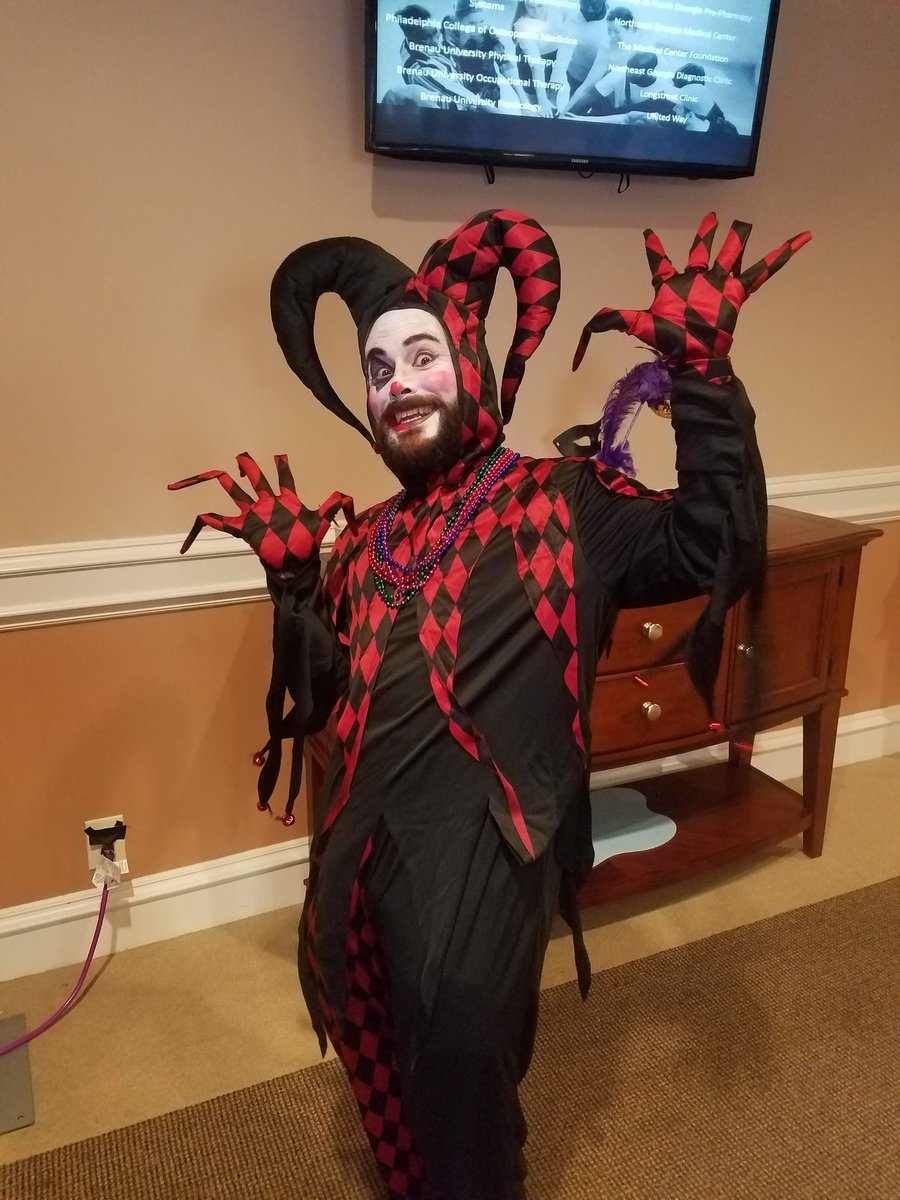 DocJim123's tweet photo. Having a great time at the Mardi Gras fundraiser for the Good News Clinics of Gainesville. A great organization of volunteers providing medical, dental, mental health, pharmacy and therapy care for the uninsured of Hall County, GA. #DeepInterdepence @ngmcgme https://t.co/Pdg0DhuuOi