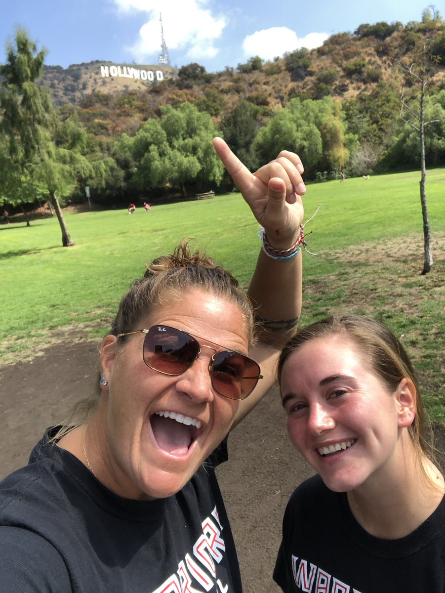 ESUSoftball's tweet photo. Amazing 24 hours in California filming with Shameless. Dinner with our recent class of ESU alumni, Jelly Dark in Los Angeles &amp; an amazing catch up with Alexis Mettler. Back at it today with our ESU Warriors with a great offensive day. #CaliforniaFun #Shameless #EveryDayIsSoftball https://t.co/fzJwWRXXGQ