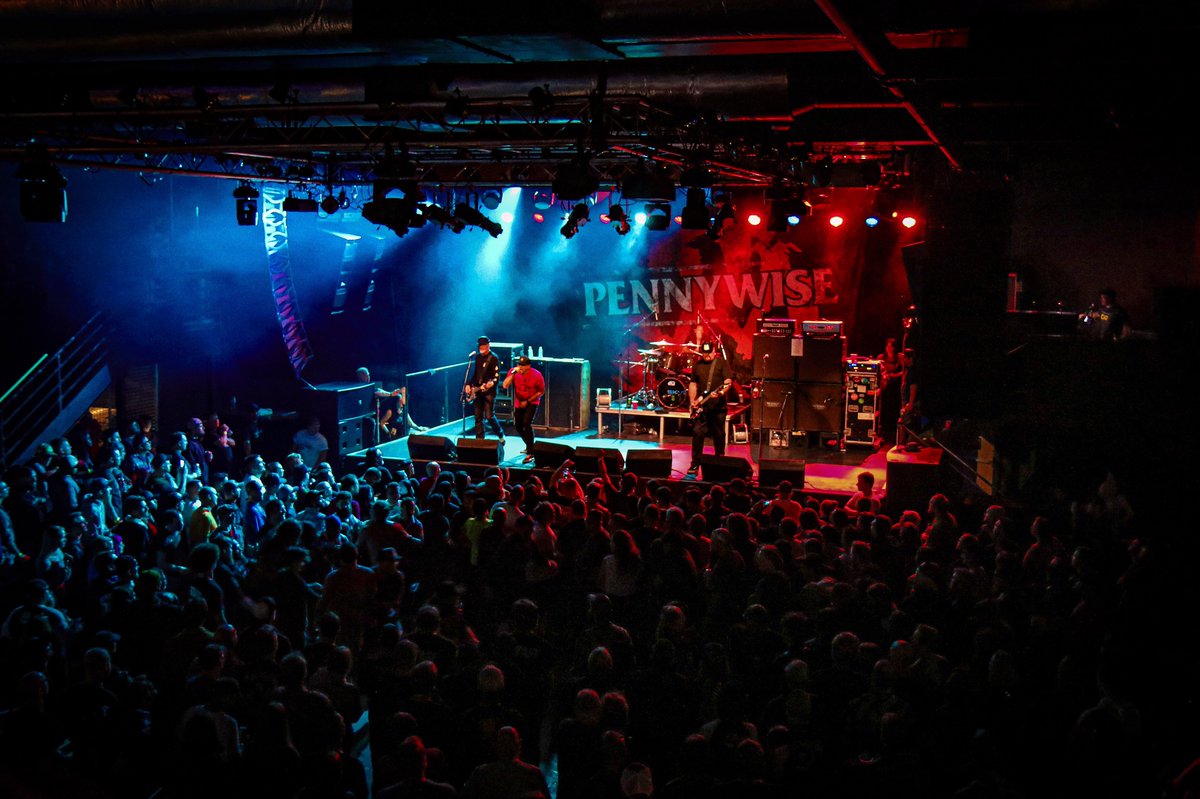 Pennywise's tweet photo. Thanks for being a rad crowd last night, Minneapolis!! We’ll be hitting the stage at Riot Fest in Chicago IL tomorrow, September 13th. Grab your tickets at https://t.co/xkZjqh48uo and we’ll see you in the pit!!
📷: @OnTheJetway https://t.co/K2Nh5DWc8v