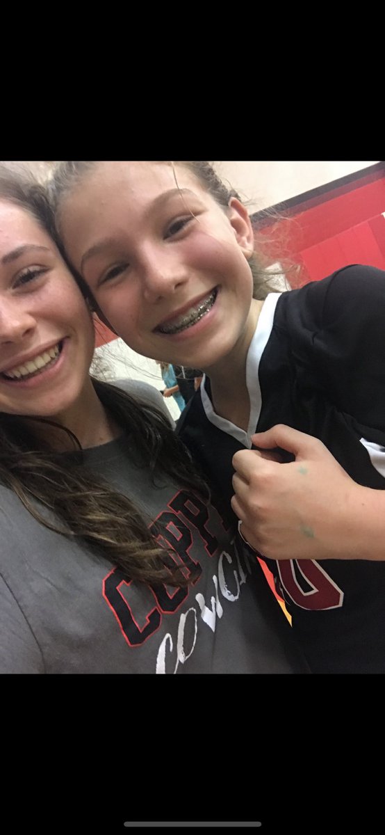 isabelleb022's tweet image. me watching beca in 8th when she was a west wrangler and now watching the 8th graders with her as a sophomore on the same team😩😍 @becacen @CowgirlVB