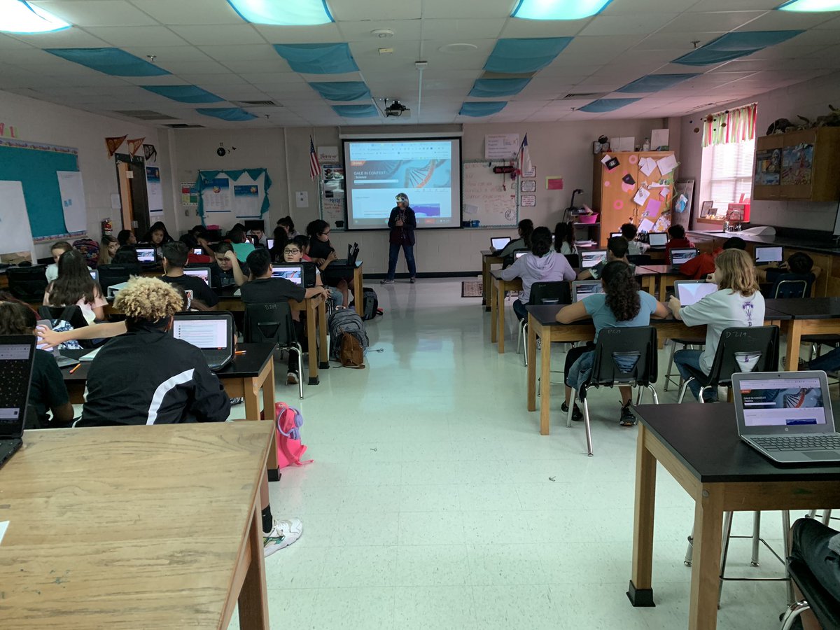 Rattler_Science's tweet photo. Research papers, yay!!!! A big thank you Mrs. Fitzgibbons for coming into our classes to show our Ss the resources available to them (60 Ss @ a time😮) Can’t wait to start!🥳#excited @MrsWeeks10 https://t.co/JmoHR0ySti
