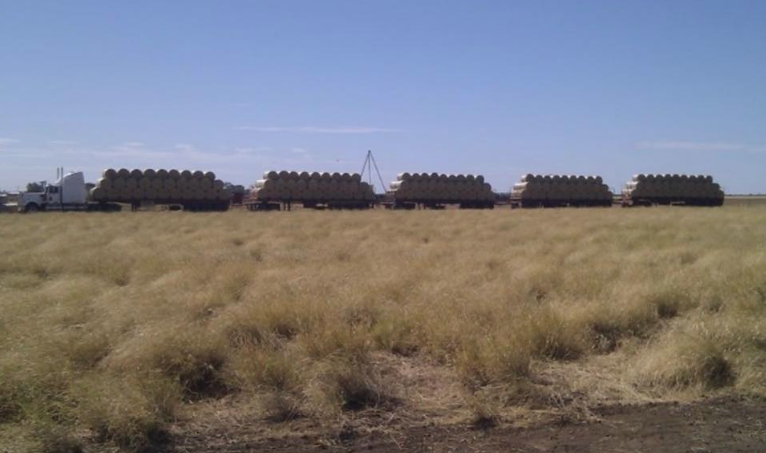 rftte's tweet photo. @MattBrannRURAL and here's the side view of Jason's rig! #hayrunner @ABCRural @abclandline @qclnews @thelandnews https://t.co/ZbdexNbzag