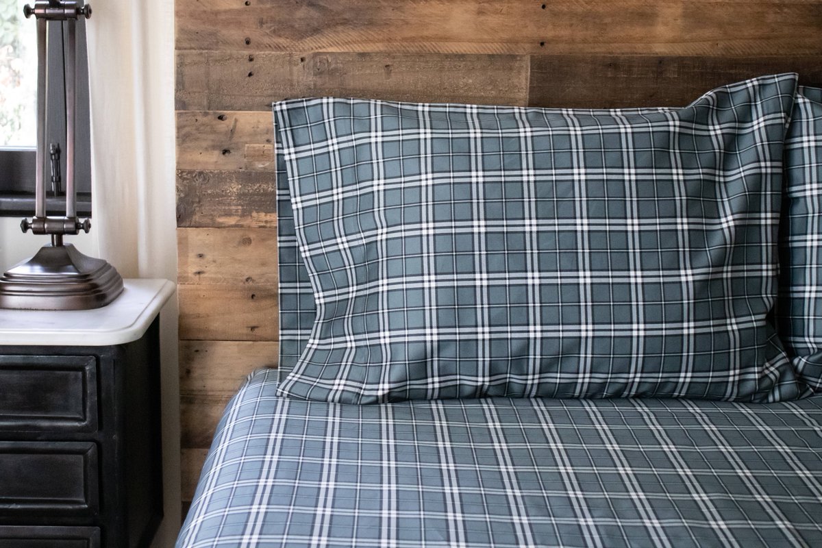 ThreadEx's tweet image. Our plaid gray sheet set is perfect for fall and all those crisp mornings you'll want to stay in bed a bit longer...
threadexperiment.com/sheet-set-plai…