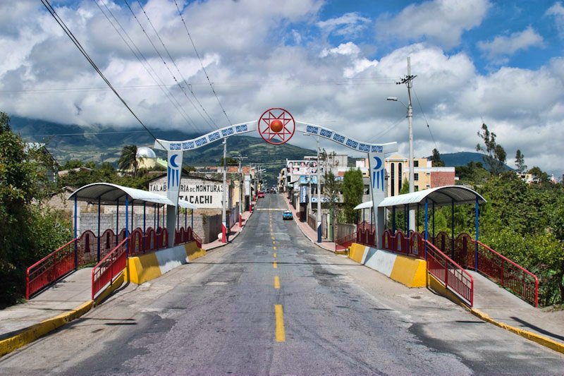 GuzmanEcuador's tweet photo. Hoy arrancan las fiestas en mi pueblo mágico, pequeña sucursal del cielo, cuna de artistas y mujeres hermosas. Loor a Cotacachi ❤️ https://t.co/34JGyRGCKF