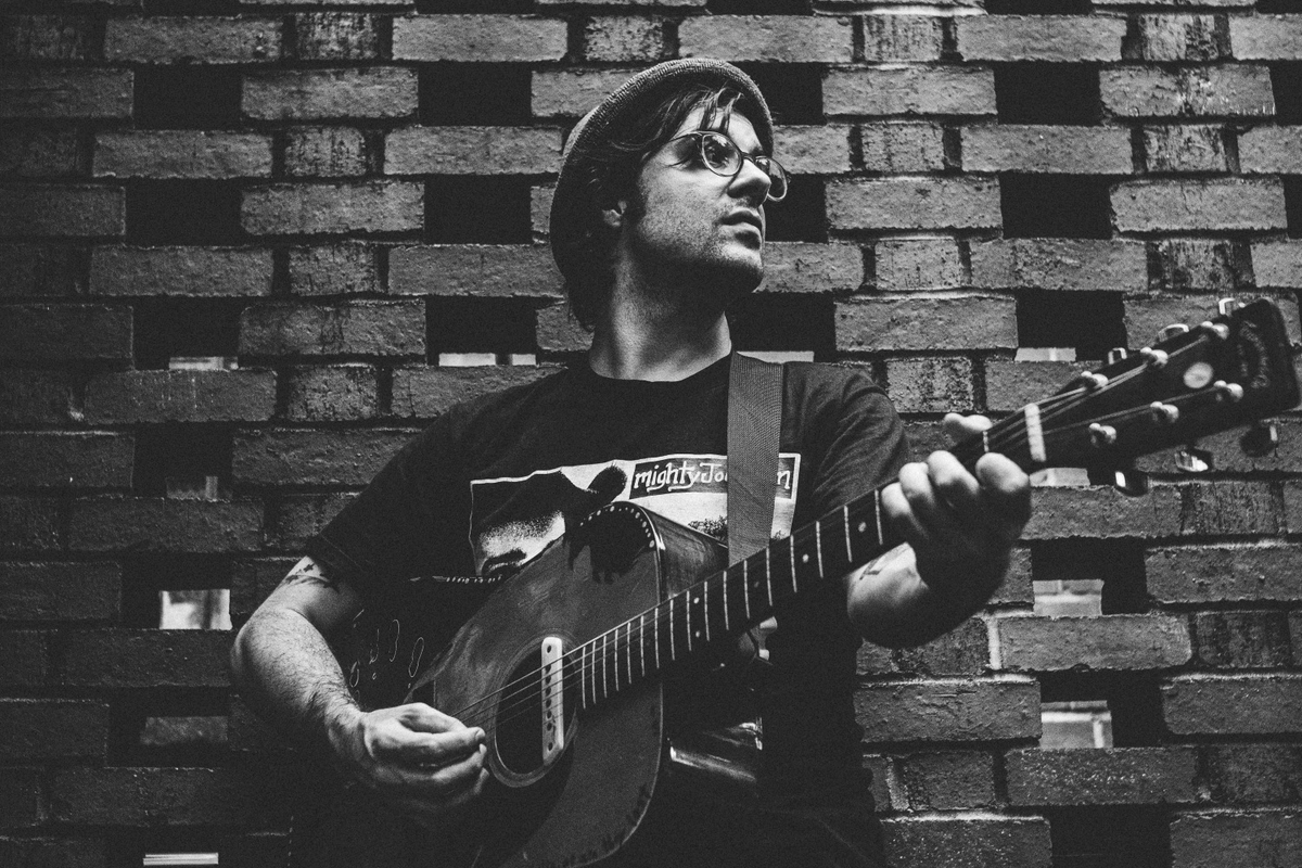 forfolkssake's tweet photo. Premiere | Horace Holloway – Paper Heroes (feat. Brett Williams) + FFS 5 https://t.co/zWtAYugcs8 https://t.co/NYmwwr0i1z