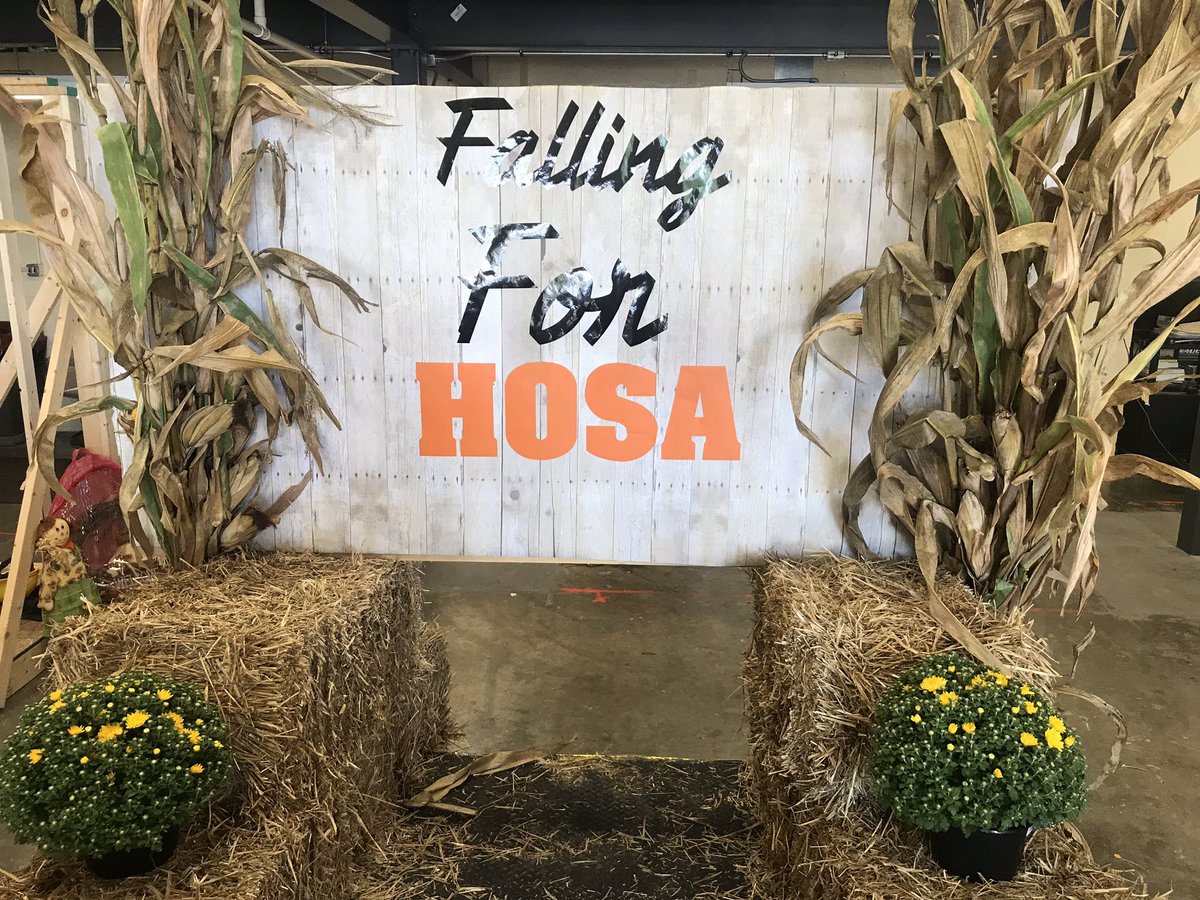 MeadeHosa's tweet photo. Falling for HOSA!  Homecoming Parade 2019!  #wearemeade #meadehosa #fallingforhosa https://t.co/pW9P53Q4q6