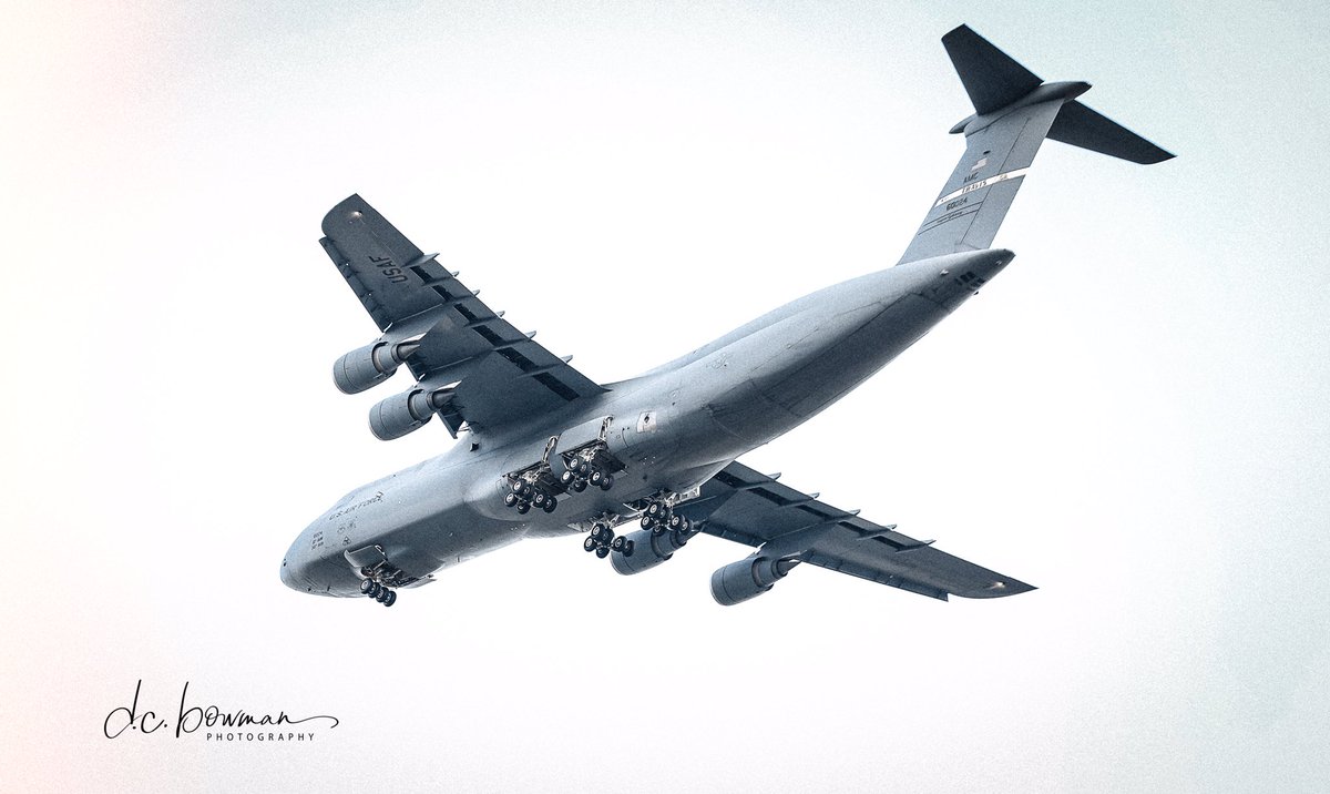 DawnDboxii's tweet photo. I’m looking forward to being at the @LondonAirShow this weekend with the @MLEMS Bike Unit! 

I caught this cool plane flying over head of one of my photoshoots tonight! 

#airshow #londonontario #londonairport #onesnap #cool #londonontariophotographer https://t.co/OKObRc3nrb