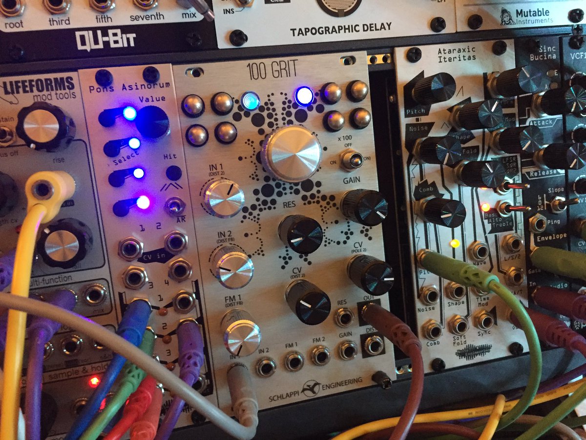 boutiquepedalny's tweet photo. ⚡️Schlappi Engineering 100 GRIT in アクション🎛⚡️
@boutiquepedalny San Diego ヴィンテージボイスなVCA & LPF 又は狂気ノイズディストーション🧨
#vca #modularsynth #schlappiengineering #100grit #モジュラーシンセ #ディストーション #フィルター #アナログ
https://t.co/TxQ8blpicv https://t.co/BMGKWOu86h