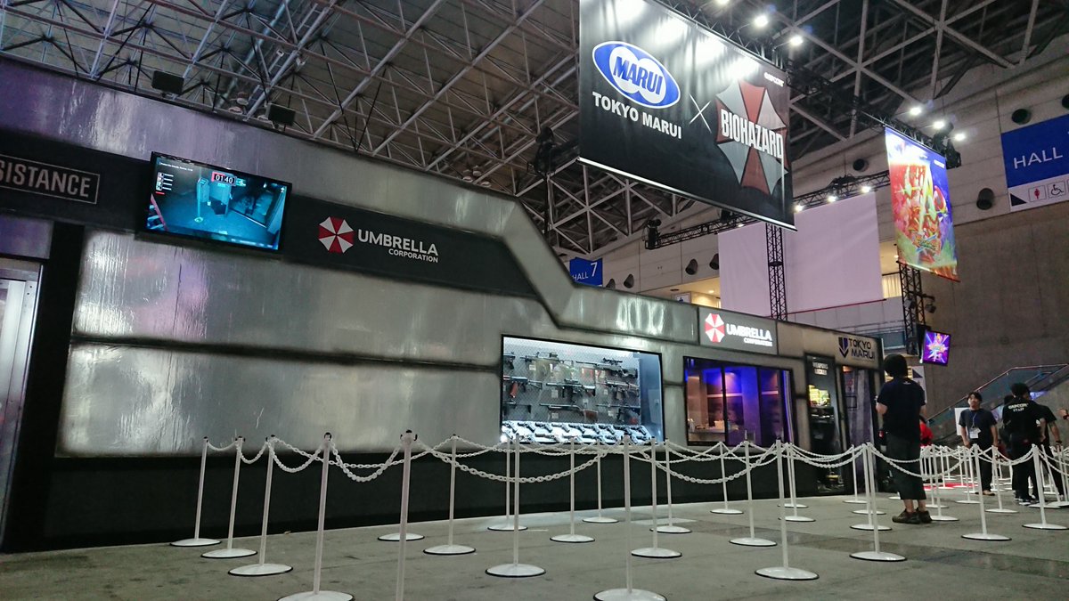 東京マルイ Airsoftgun 今年は アンブレラの研究施設内に設置されている 武器庫兼シューティングレンジ をイメージ 東京マルイのロゴも専用にデザイン なんだかバイオハザードの世界に弊社が存在するかのような感じがして とても嬉しい 笑