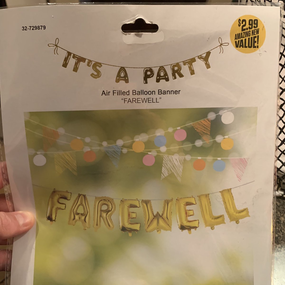 tomlenk's tweet image. Say FAREWELL to boring fashun in this @JLo inspired #LenkLewkForLess using a Mylar 🎈 party sign from the @99Only 🥳