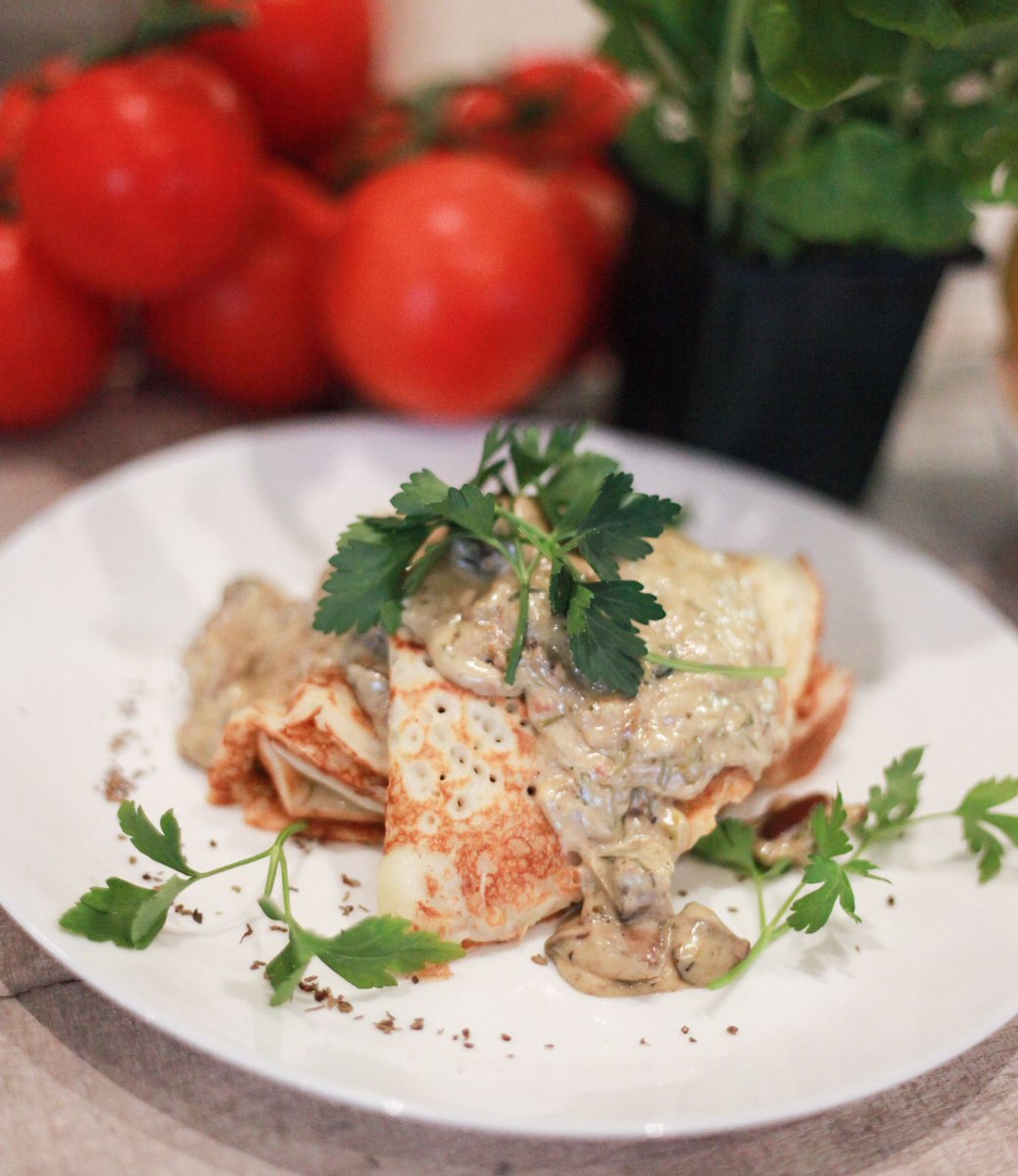 We have a WHOLE MENU dedicated to Gluten Free meals, so try the Russian STAKK on GF (guilt free) pancakes ✌🏼 
Open until 8:30pm 🌟TripAdvisor Certificate of Excellence Winner 2019 🌟
#1stfloor #glutenfree <a href="/themarlands/">The Marlands</a> #openlate #stakks #southampton #stakkspancakes #pancakes