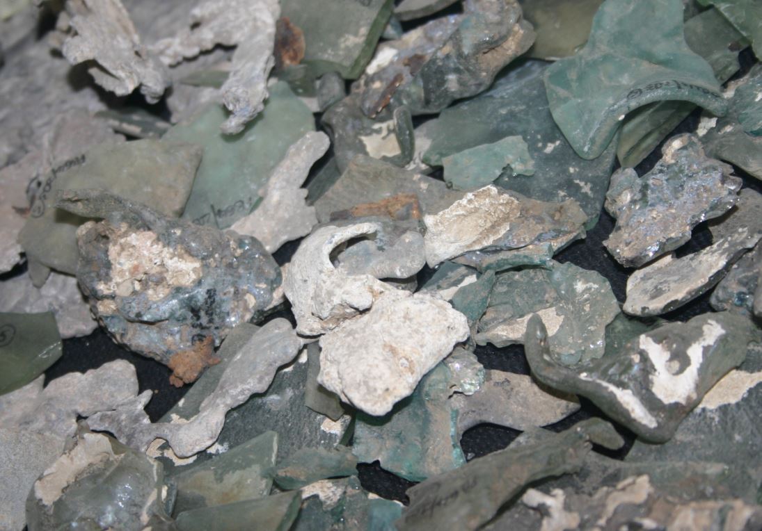 romanpalace's tweet photo. Ouch! Pieces of Roman window glass (and lead) that melted when the Palace burned down in 285 AD.
#GlassWeek https://t.co/kjRm1jw99h