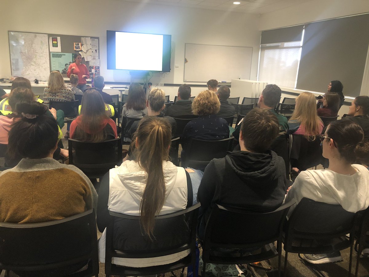 anthonypryz's tweet photo. Metro SE clinical morning at #Noarlunga today discussing: subcut emphysema, chest decompression, shared mental models for pt management, TIAs, stroke management, clot retrieval and much more. Great clinical development opportunity. https://t.co/pADkOKtEEF