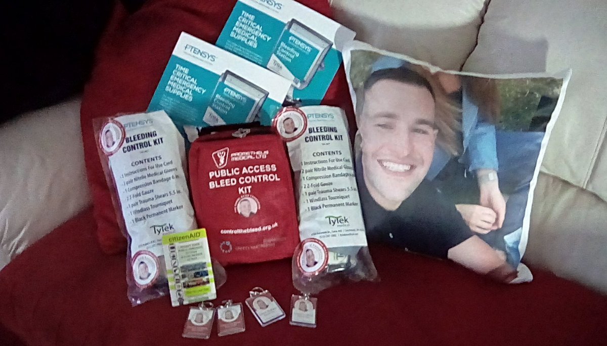 TheDanielBaird1's tweet photo. Daniel Baird Foundation bleed control kits on way to Camden @OPERATIONSHUT19 thank you @TyTekMedical for kind donation @Prometheusmed @WMPContact @IanGreenWMP @DetectivesWMP @ThecitizenAID https://t.co/LObFqdrkXz