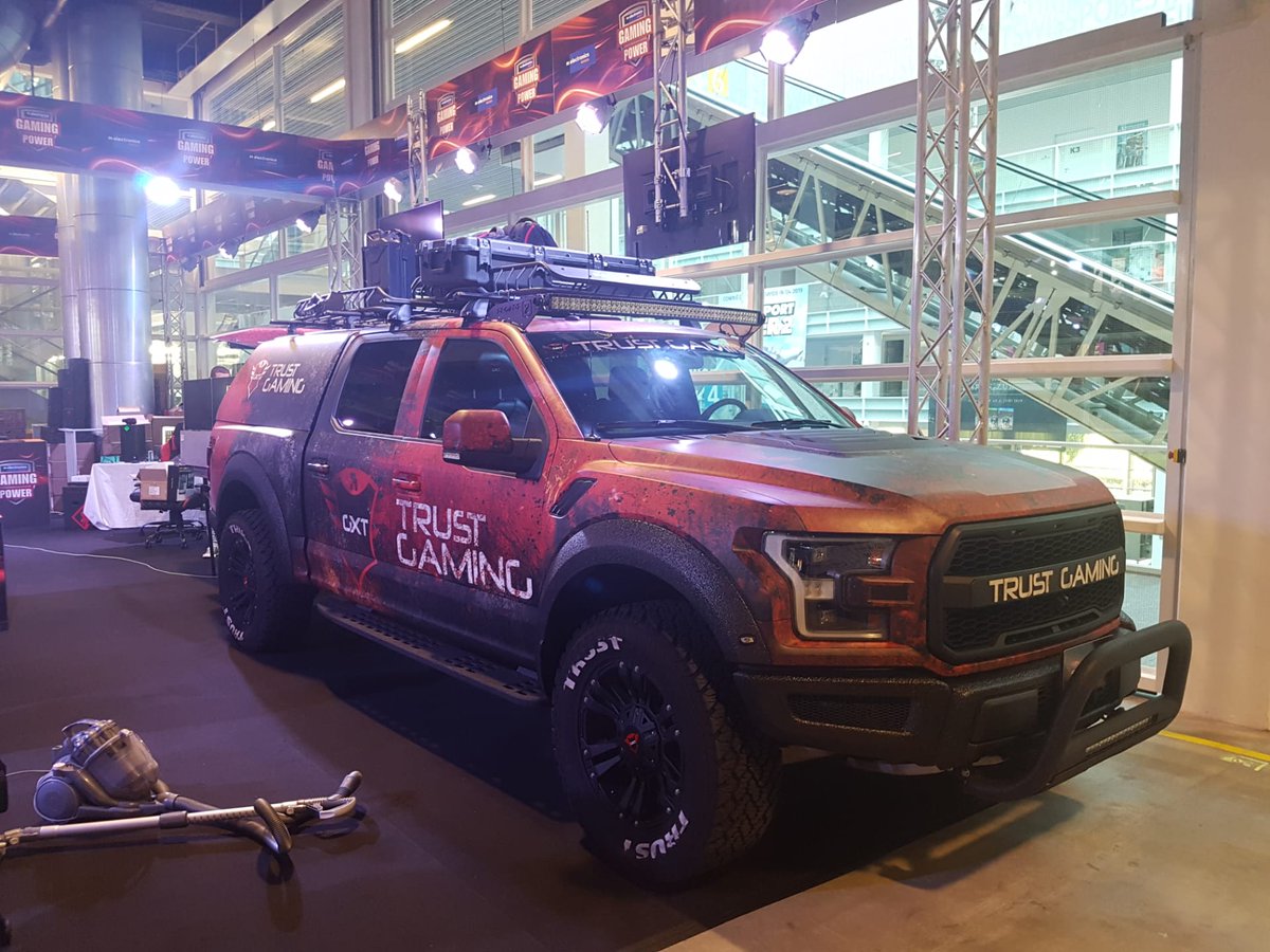 Zurich Game Show The First Cars Have Already Found Their Way To The Zurichgameshow And You Trust Farmingsimulator19 Redbull Ps4 Wheels T Co Chlojcwjxf