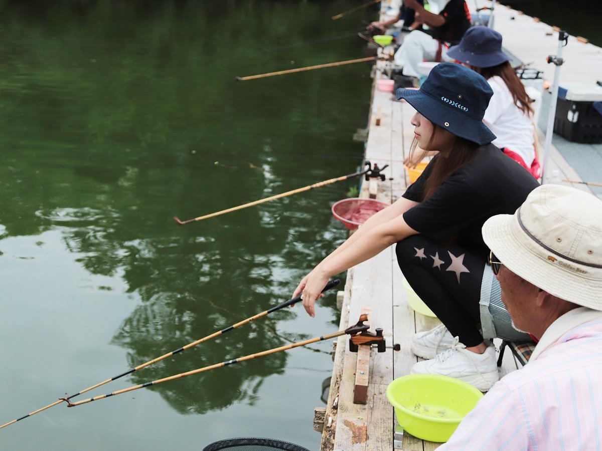 釣りビジョン Pa Twitter 兵庫県 天神釣り池 で 初めてのヘラブナ釣り体験 関西発 Rashiku派 6 星崎柑那 美波千尋 島照彦 放送は 9月26日木曜21時から 釣りビジョン 釣り フィッシング Fishing 釣りビジョンみてね ヘラブナ ヘラブナ釣り