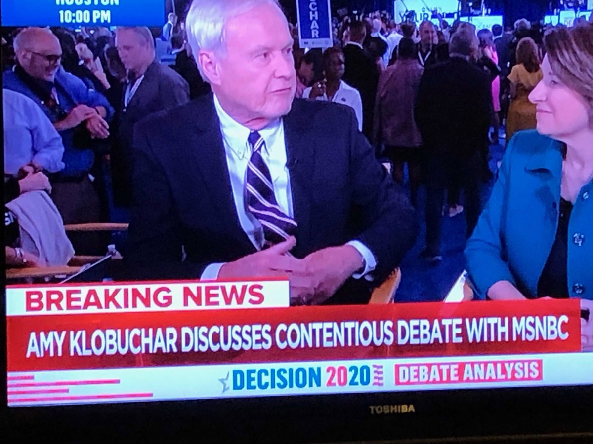 CohenJC's tweet photo. No chyron writer, Klobuchar did not have a contentious debate with โฆ@MSNBCโฉ.
She discussed with MSNBC the contentious debate.
#grammared https://t.co/ZhlxktDDBE