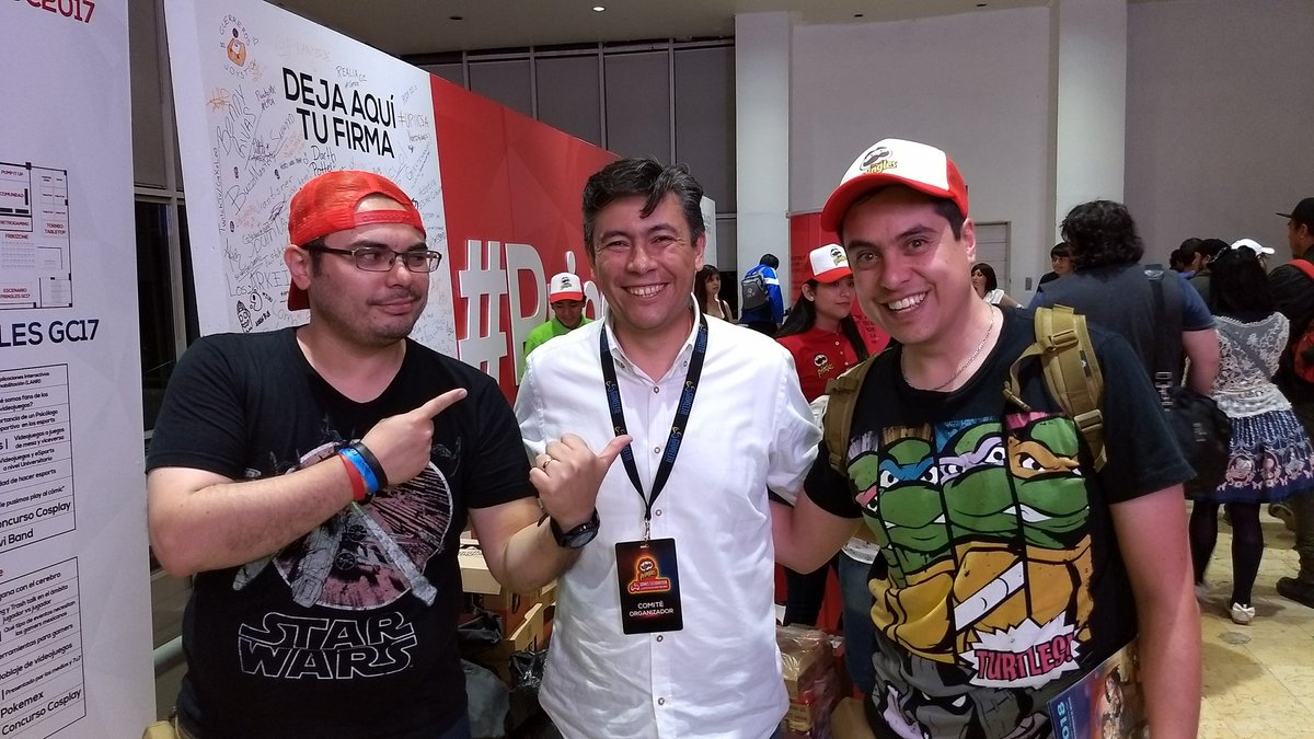 alfcheves's tweet photo. @RichFokalot @GamesCeleb Listo con el jefe @AdrielMMN y mi compa @Blemysh en 2017 https://t.co/7N21FCKeLL