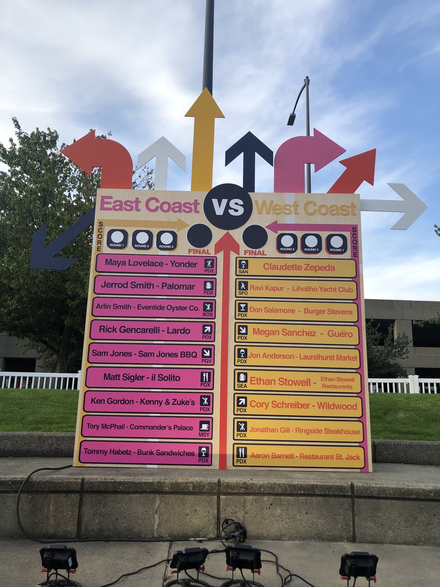 vanfoodster's tweet photo. Tonight’s delicious @feastpdx West coast vs East coast event with great food and yummy treats @travelportland #feastpdx #feastportland #eastcoast https://t.co/z3JmHlWTxn